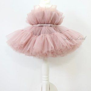 Short puffy girl dress